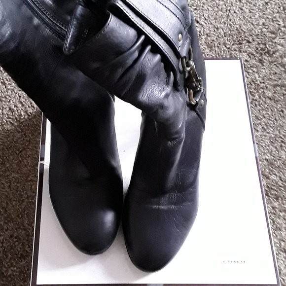 Boots - Picture 3 of 4